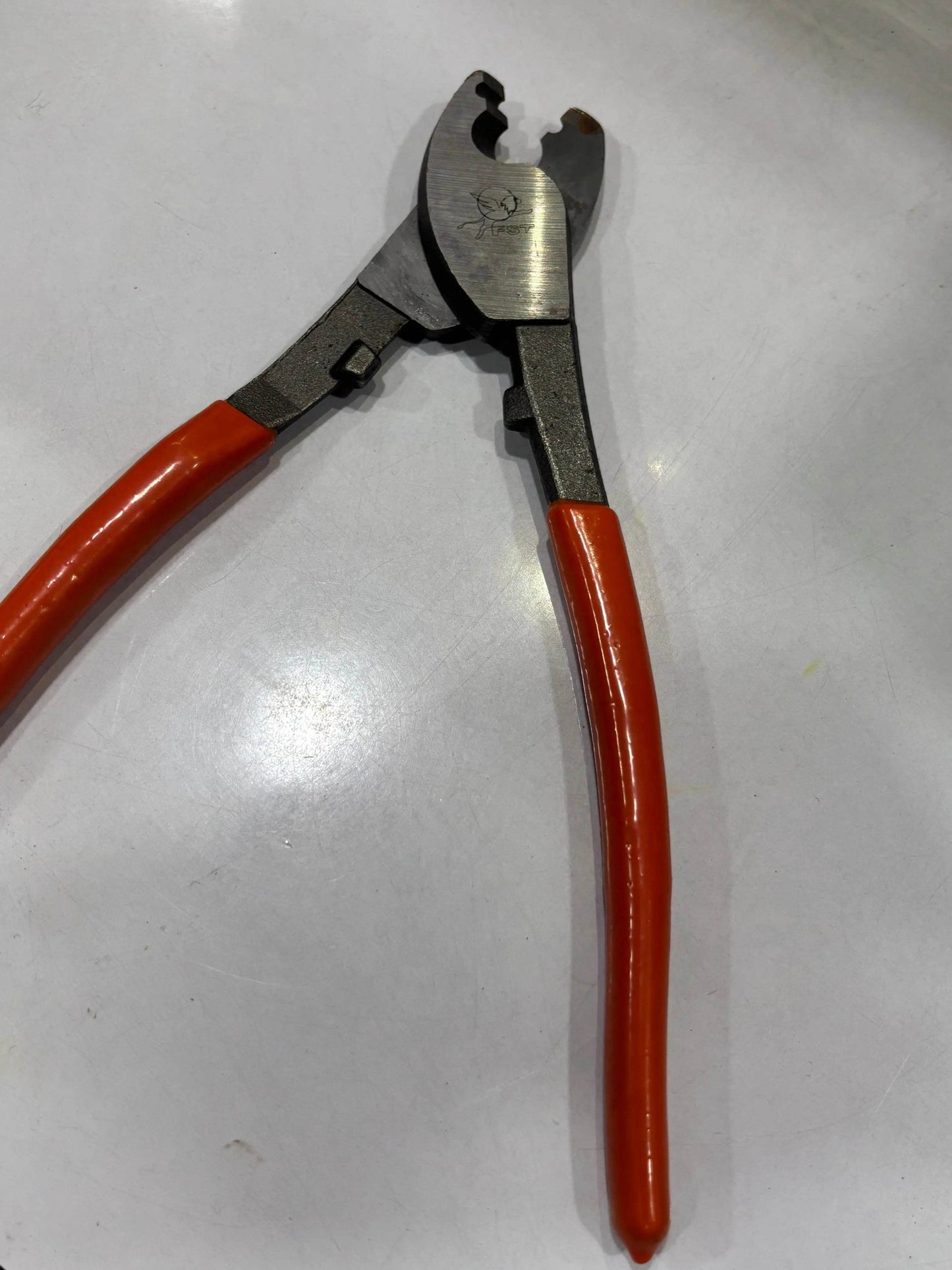 Shop Wire Cutter Orange – Durable Tool for Everyday Use - Auzaar Khana