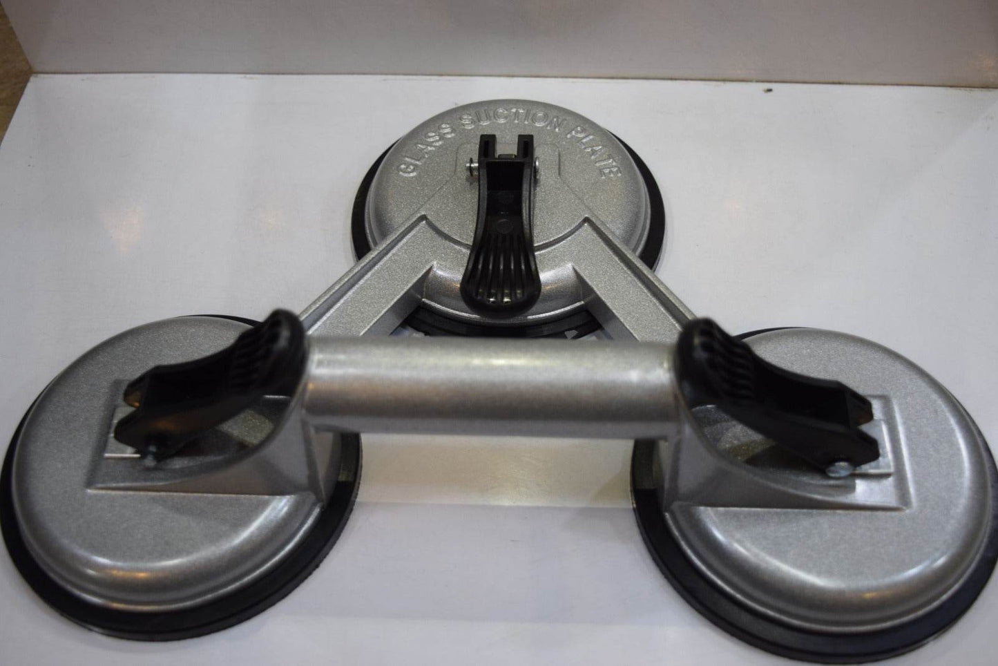 Shop Triple Glass Suction Cups – Ultimate Heavy Duty Lifting Tool for Professionals - Auzaar Khana