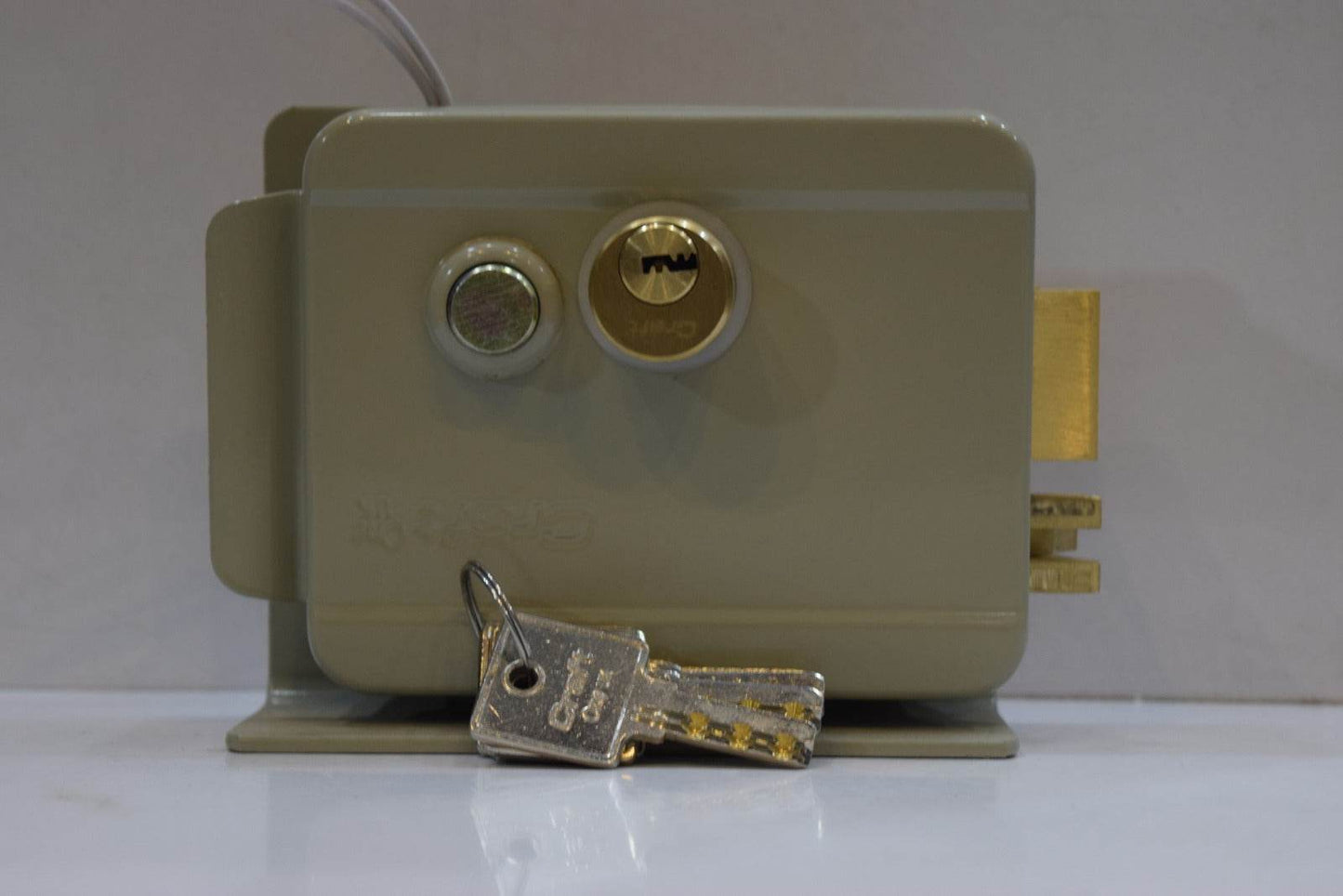 Shop Electric Night Latch Lock – Smart Security for Modern Homes and Offices - Auzaar Khana